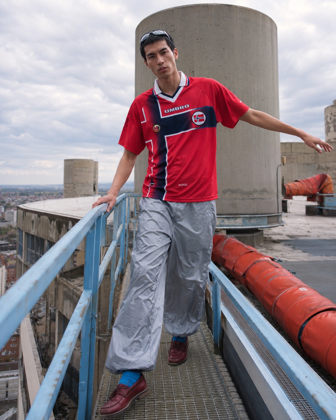 Jersey retro Noruega en azotea — Tu Playera de Fútbol